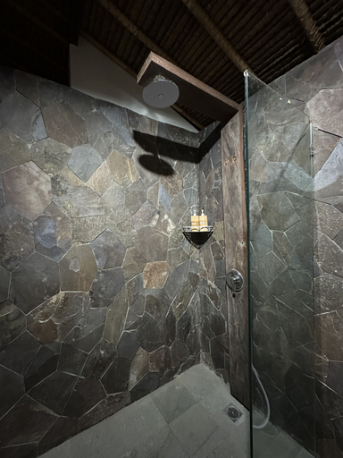 Bathroom 3, Pebbles & Fins, Karangasem