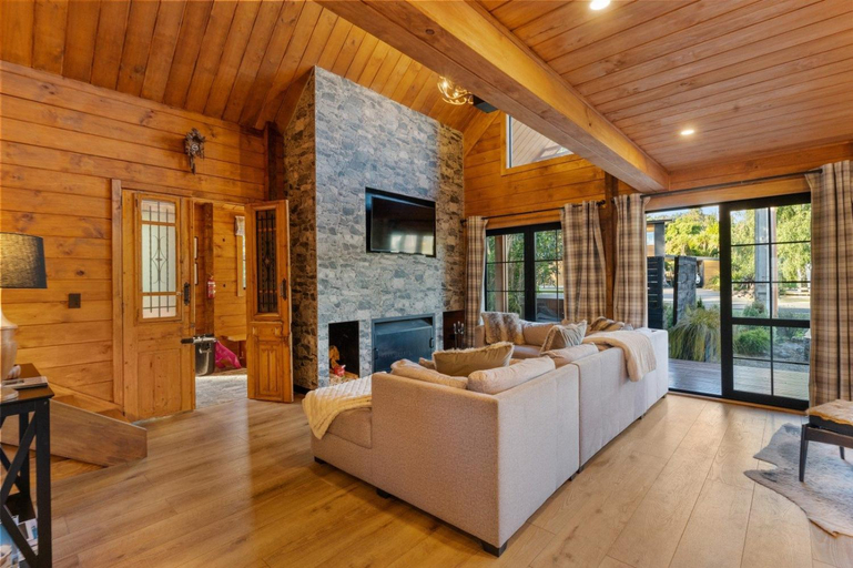 Others 5, The Bavarian Chalet, Ruapehu