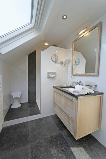 Bathroom 2, Hotel des Ardennes, Luxembourg