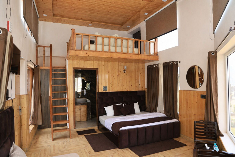 Room 3, Hotel Amadeus, Tehri Garhwal