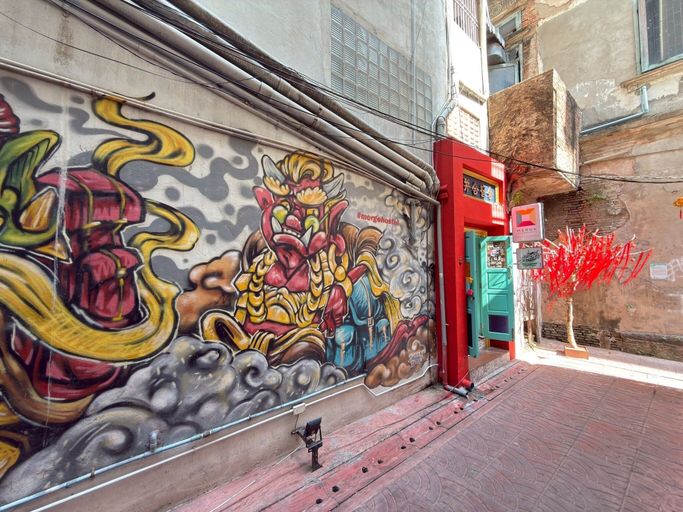 Exterior & Views 2, Merge Hostel, Samphantawong