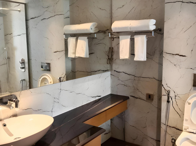 Bathroom, Sarovar Portico Sonepat, Sonipat