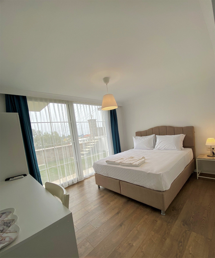 Bedroom 2, Cunda Kordon Otel, Ayvalık