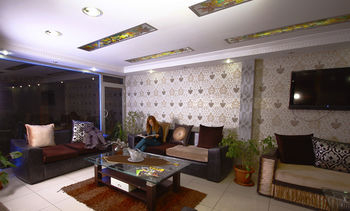 Others 3, Hotel California, Fatih