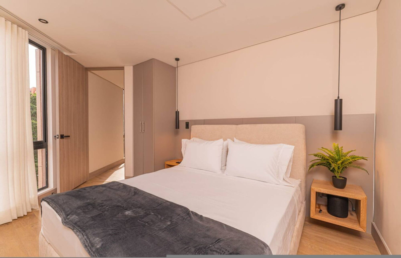 Room 2, Jatisa 901 in Medell n, Medellín