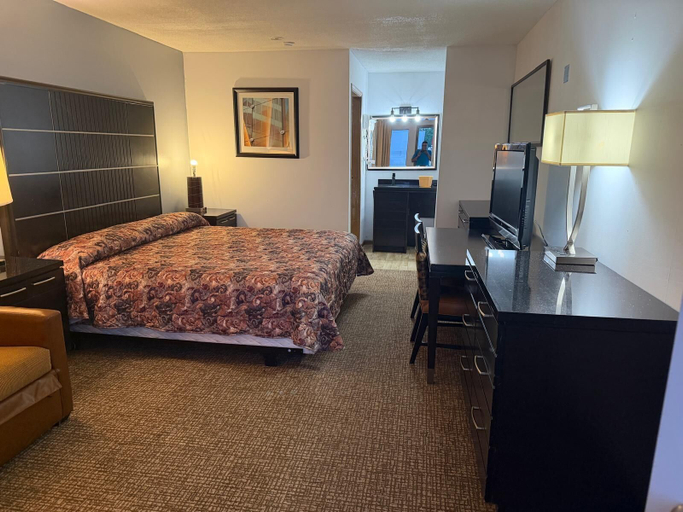 Room 5, Carlisle Inn, Sullivan