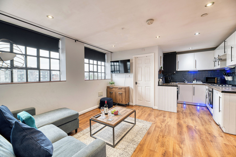 Living area 5, Central 2 Bedroom Apt by Guestz, Cheshire West and Chester