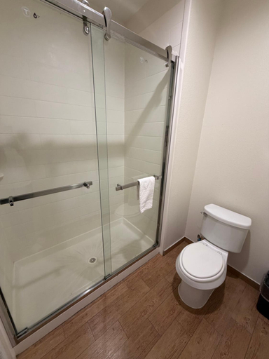 Bathroom 5, Crystal Inn & Suites IAH Humble, Houston