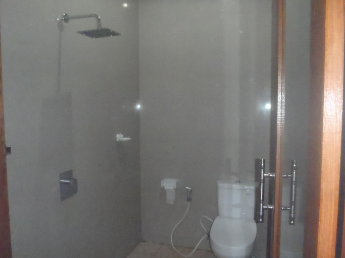Bathroom 5, Bunut Bali Homestay, Klungkung