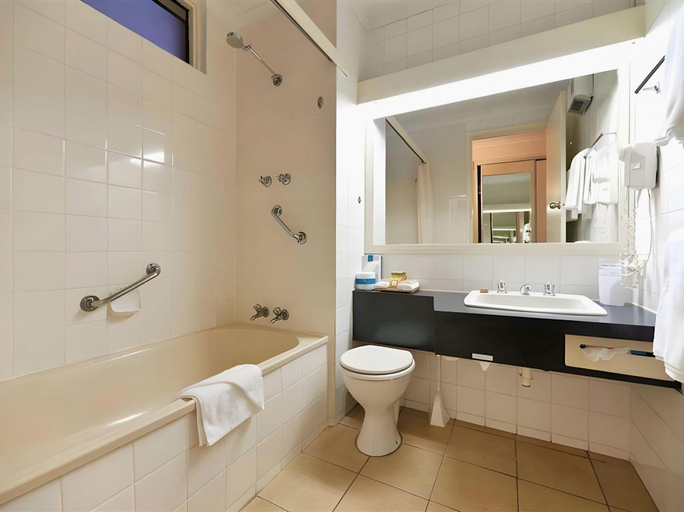Bathroom 4, Beachfront Voyager Motor Inn, Burnie - Pt A