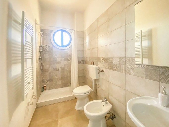 Bathroom 3, Blue Room - Camera con Bagno Privato, Bari