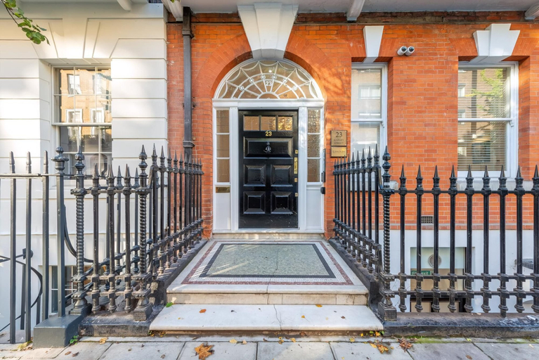 Exterior & Views 2, Stylish Harley Street Apartment, London