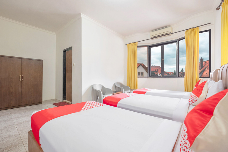 Others 4, Hotel O Transit 2, Maros