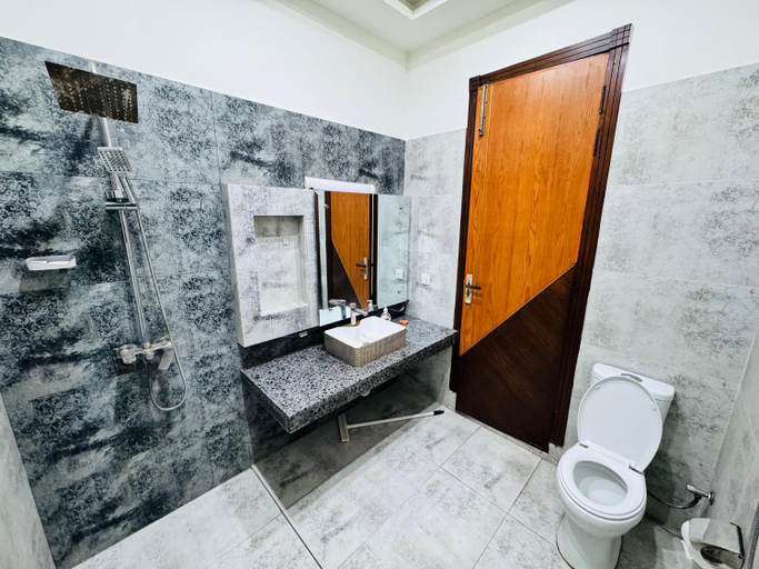 Bathroom 3, Alpine Lodges, Islamabad