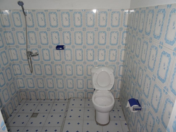 Bathroom 4, Beach Garden BnB, Rubavu