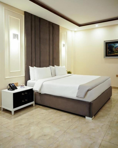Room 5, Falettis Express Airport, Lahore