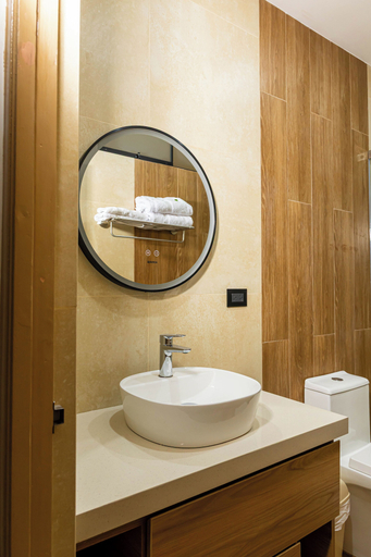 Bathroom 4, Las Poncianas, Casma
