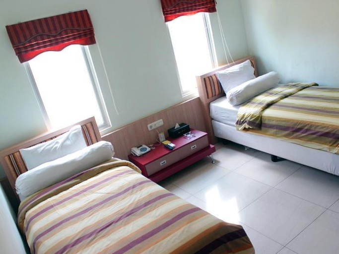 Bedroom 2, Golden Harvest Hotel, Jambi