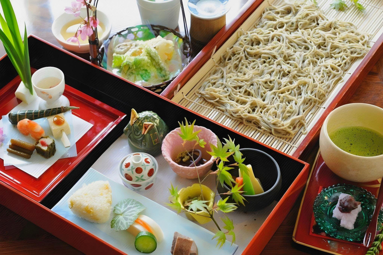 Food & Drinks 5, Kotohira Guest House en, Hita