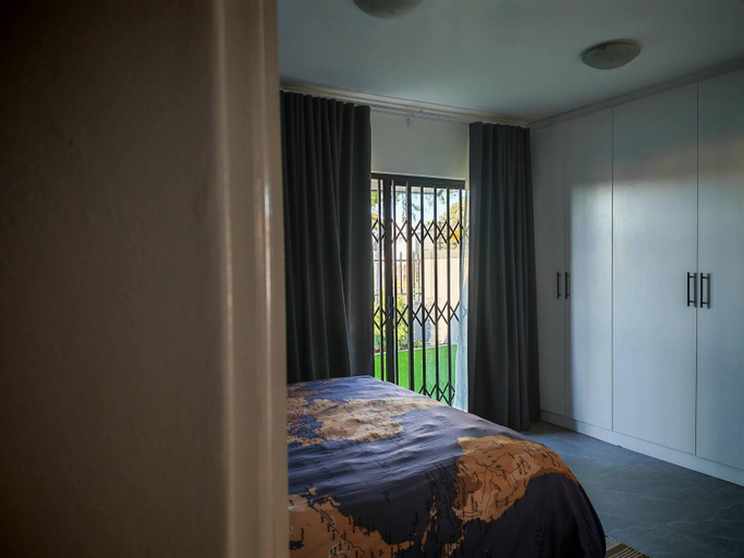 5, Double Patio Studio Room with En-suit, City of Cape Town
