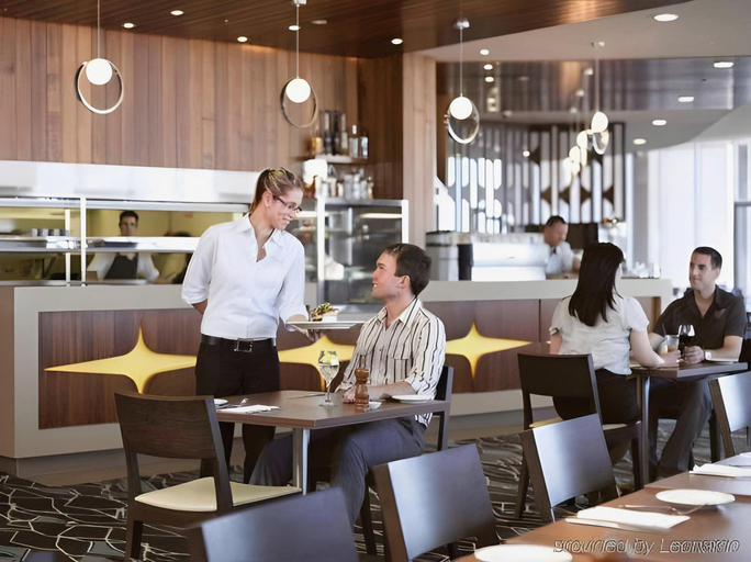 Food & Drinks 5, Grand Hotel and Apartments Townsville, South Townsville