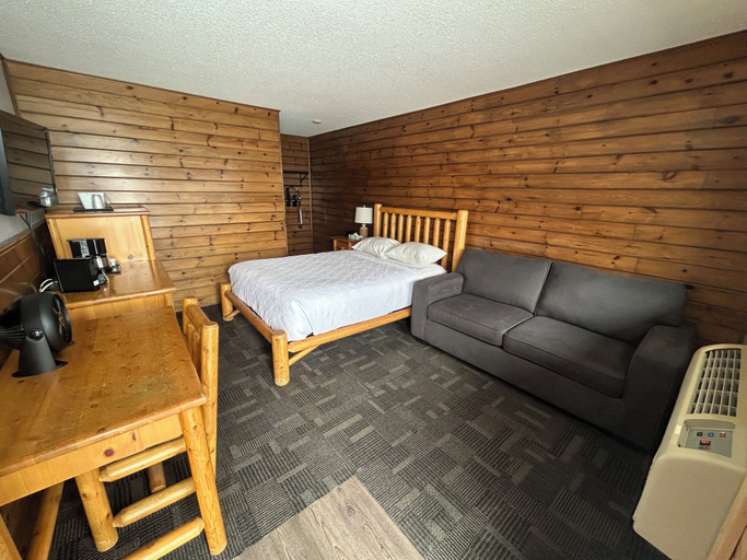 Room 5, Drifters Motel and Restaurant, Thunder Bay