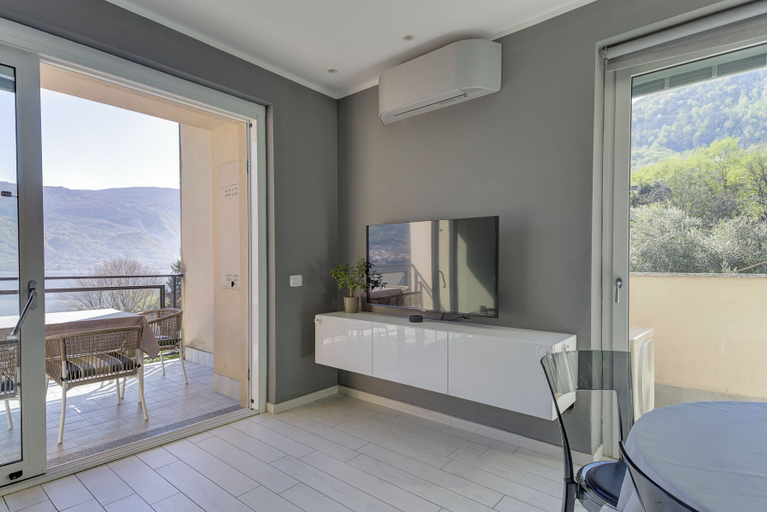 Interior 5, Open View Apartment by Wonderful Italy, Lecco