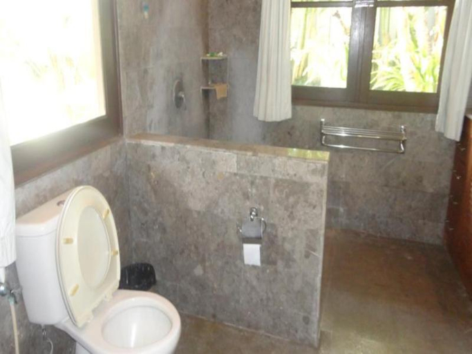 Bathroom, Villa Kamar Madu, Badung