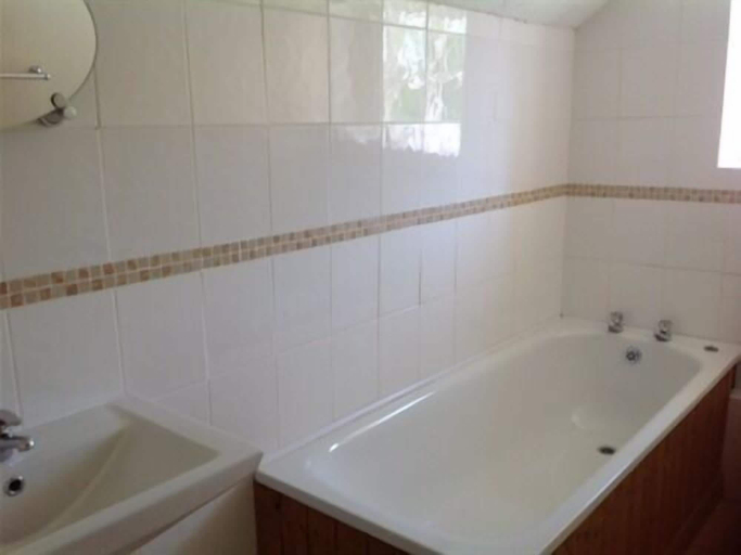 Bathroom 4, The New Inn Hotel, Powys
