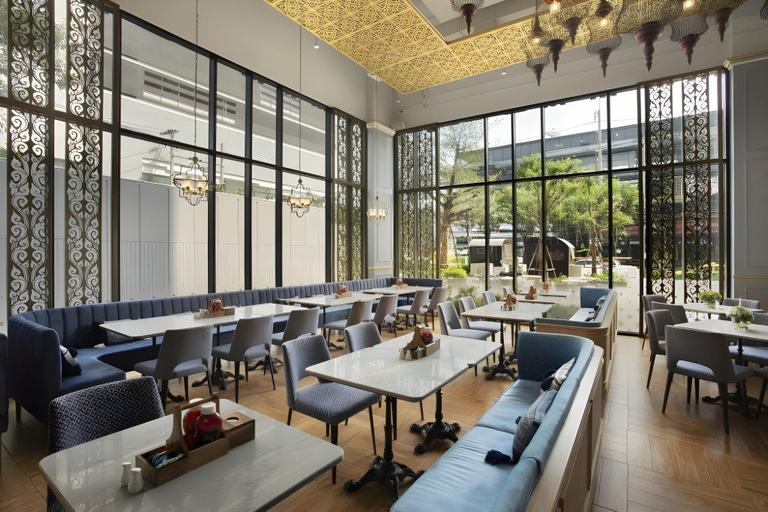 Food & Drinks 5, Thonglor Suites Hotel, Wattana