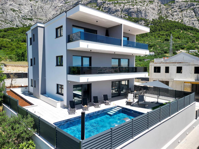 Exterior view 2, Villa Adria, Makarska