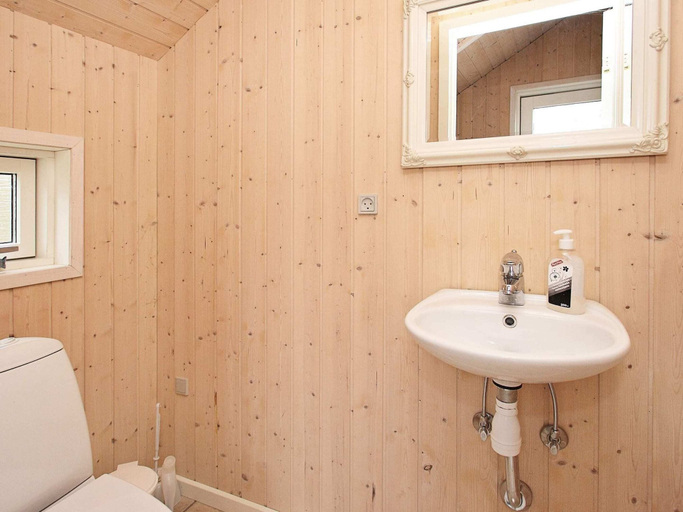 Bathroom, 5 Star Holiday Home in Vestervig, Thisted