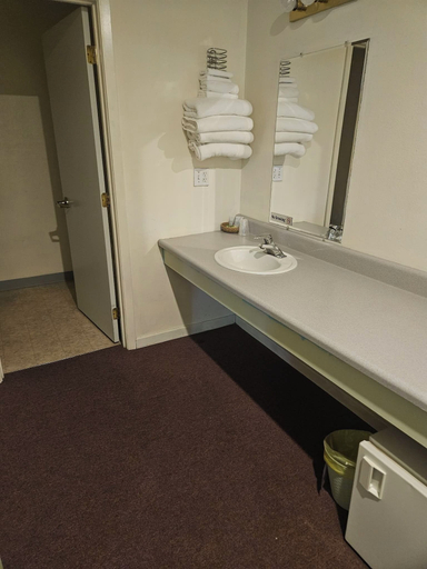 Bathroom 5, Chewelah Creek Inn, Stevens