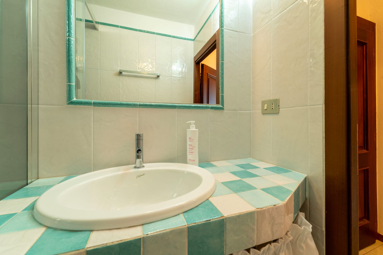 Bathroom 3, Greenway Apartment by Wonderful Italy, Como
