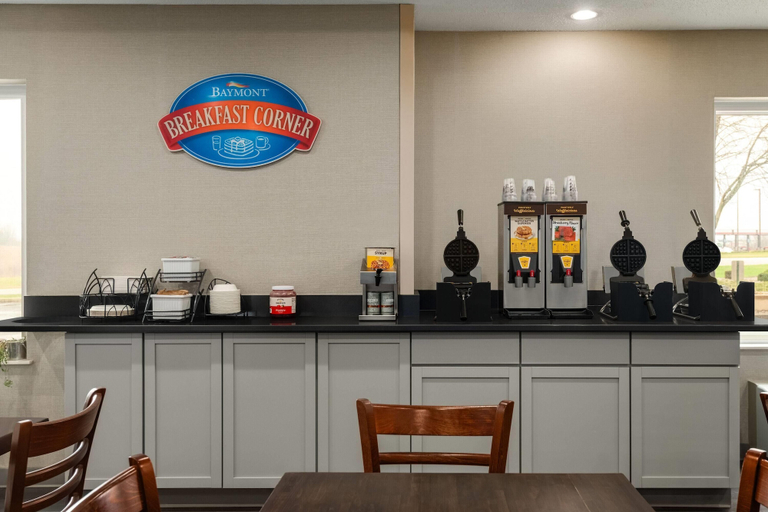 Food & Drinks 5, Baymont by Wyndham Rockford, Winnebago