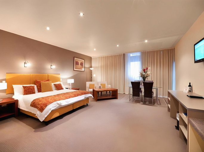 Bedroom 3, Beachfront Voyager Motor Inn, Burnie - Pt A