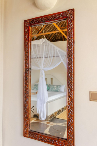 Bedroom 2, Mwazaro Beach Lodge, Lungalunga