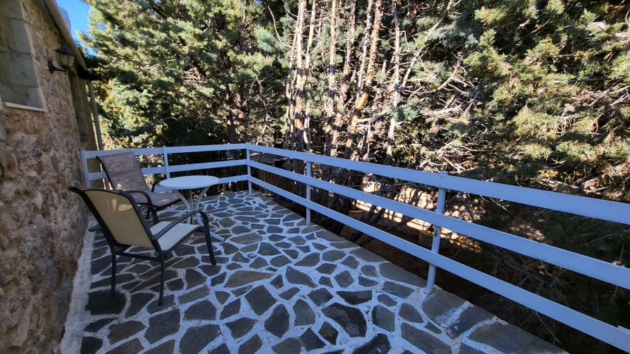 Terrace/patio 4, Eco-friendly Villa - Hot Tub, Forest & Sea Access, South Aegean