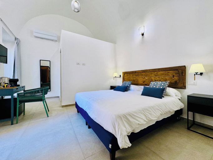 Room 5, Palazzo Bougainvillea by Ritardo Aereo, Napoli