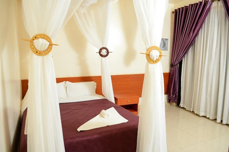 Room 2, Grabo County Dream Hotel, Suna East