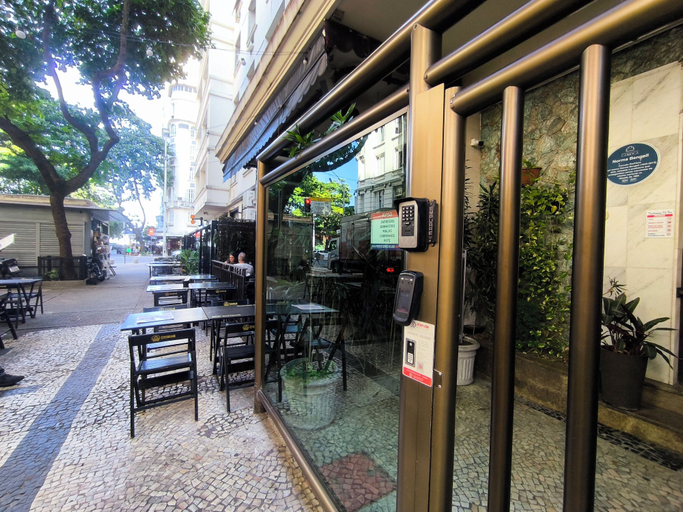 Front of property, Copacabana 2 quartos na quadra da praia., Rio de Janeiro