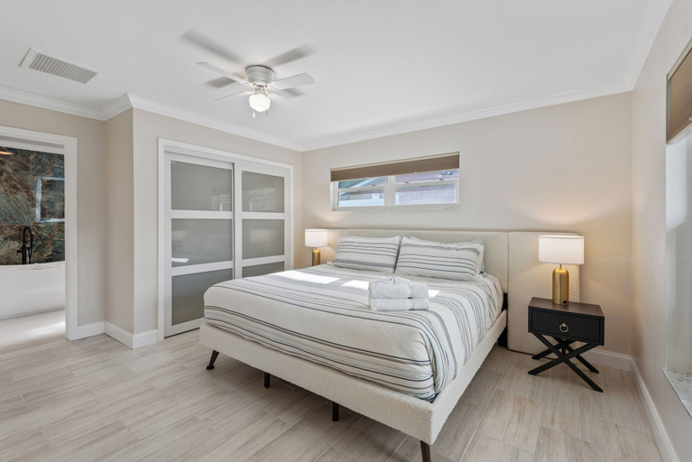 Room 3, FANCY RETREREAT, Manatee