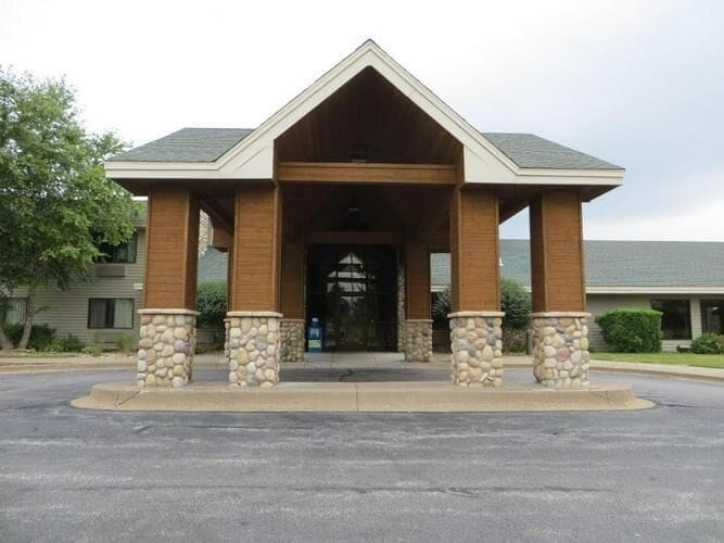 Front of property, Super Davneport Inn & Suite, Scott