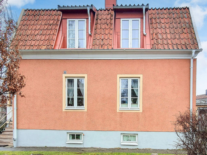 Primary image