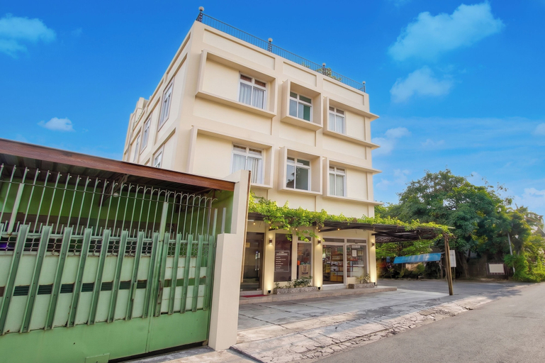 Exterior 3, Collection O near Stasiun Solo Balapan f, Solo