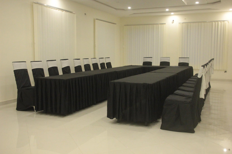 Business Facilities, Grand Millennium Hotel, Lahore