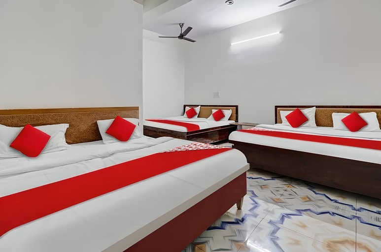 Room 4, Shri Mangal Palace, Gwalior