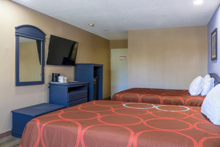 Bedroom 4, Orange Tustin Inn, Orange