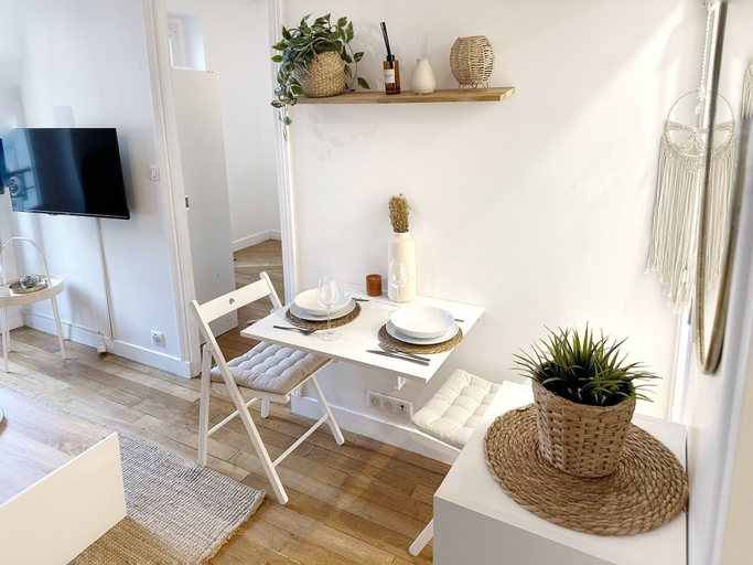 Dining 4, Celine 3, Hauts-de-Seine