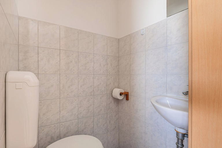 Bathroom 5, Apartments Lavrič, Bloke